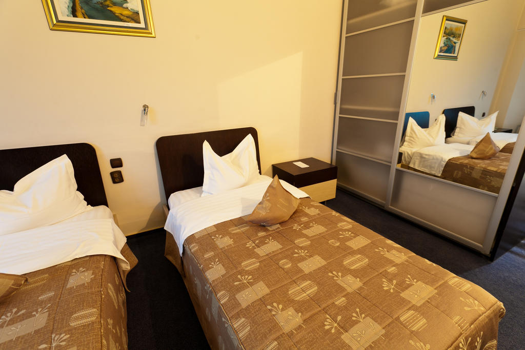 Hotel Dacia Rrt Bucharest Bilik gambar